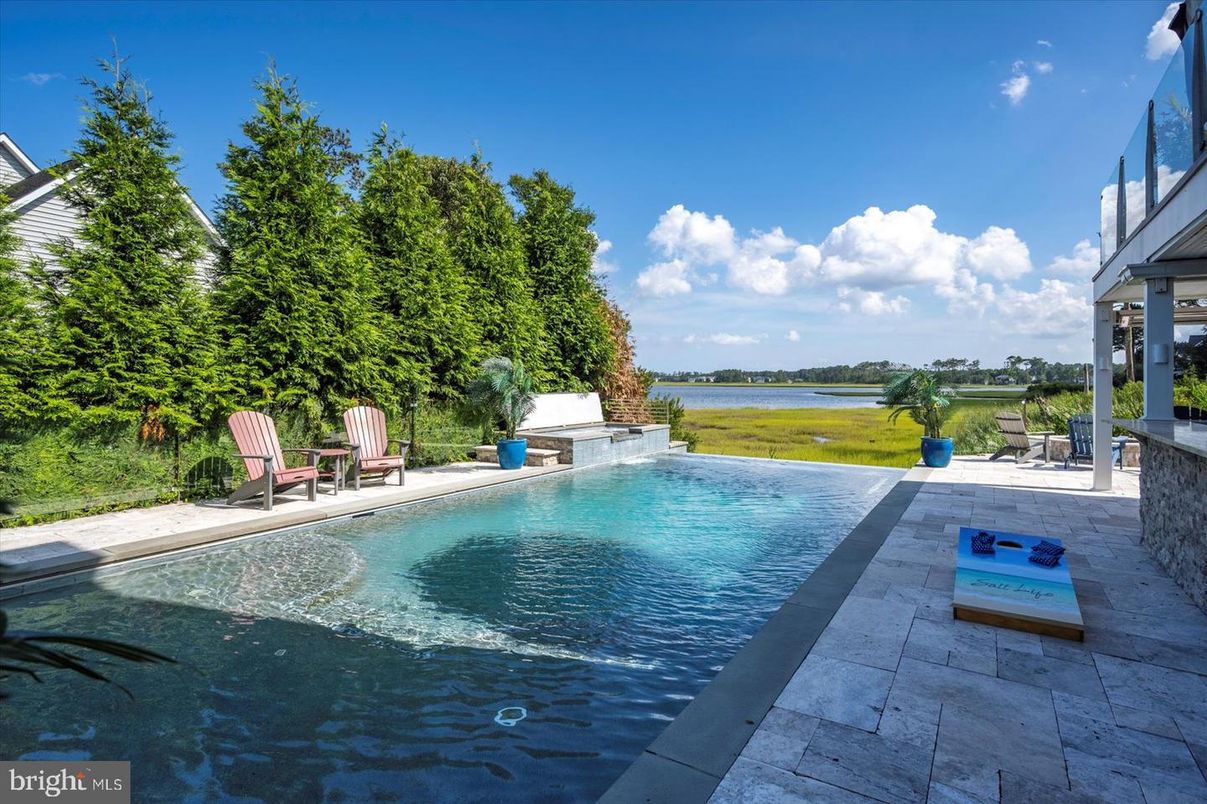 Exterior, Pool, Water
