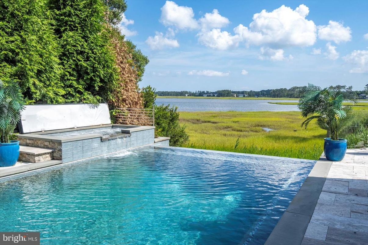 Exterior, Pool, Water