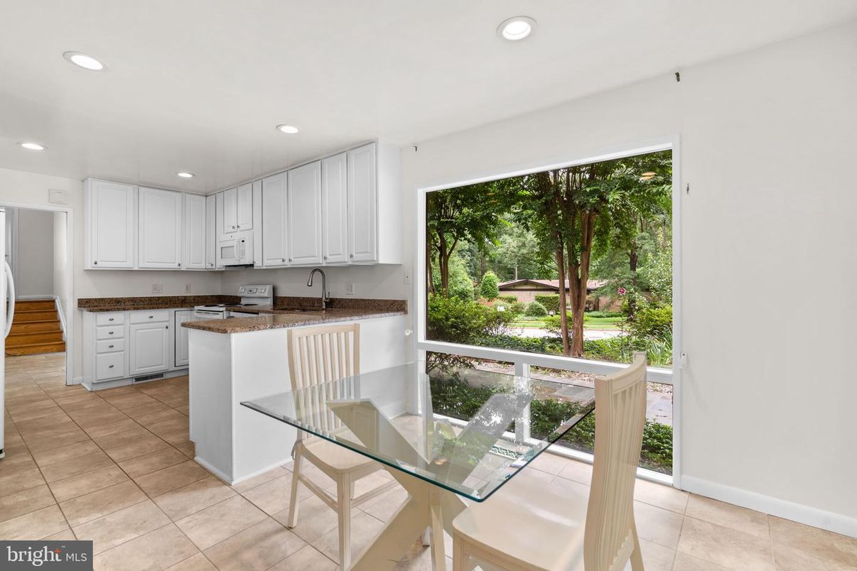 Dining room, Interior, Kitchen, Recessed Lighting