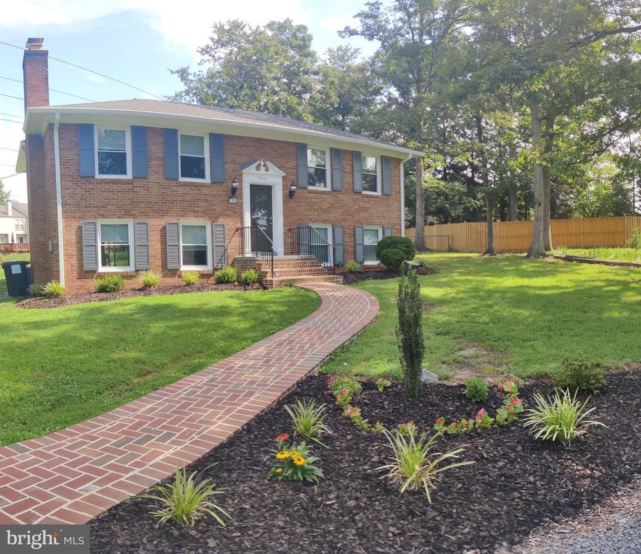 Backyard, Exterior, Facade, Brick Facade, Georgian