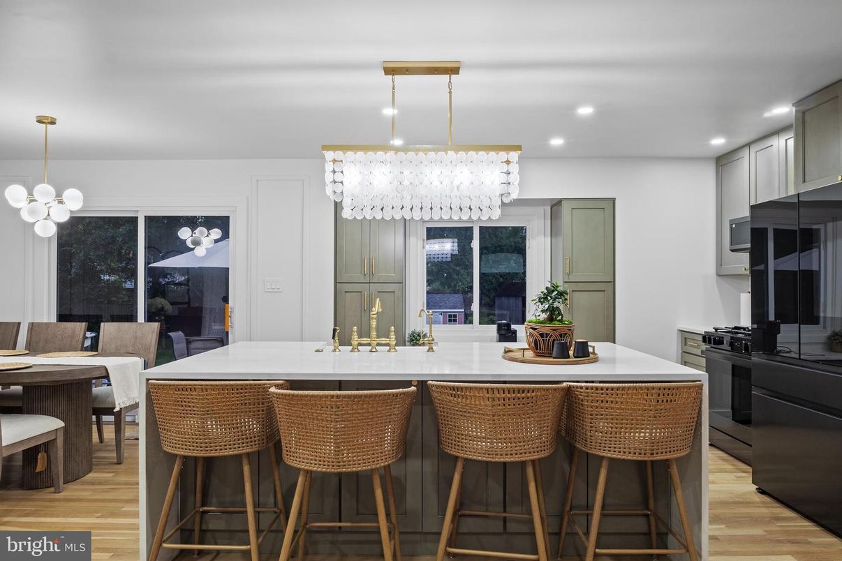Chandelier, Dining room, Interior, Kitchen, Recessed Lighting, Wood Texture Flooring