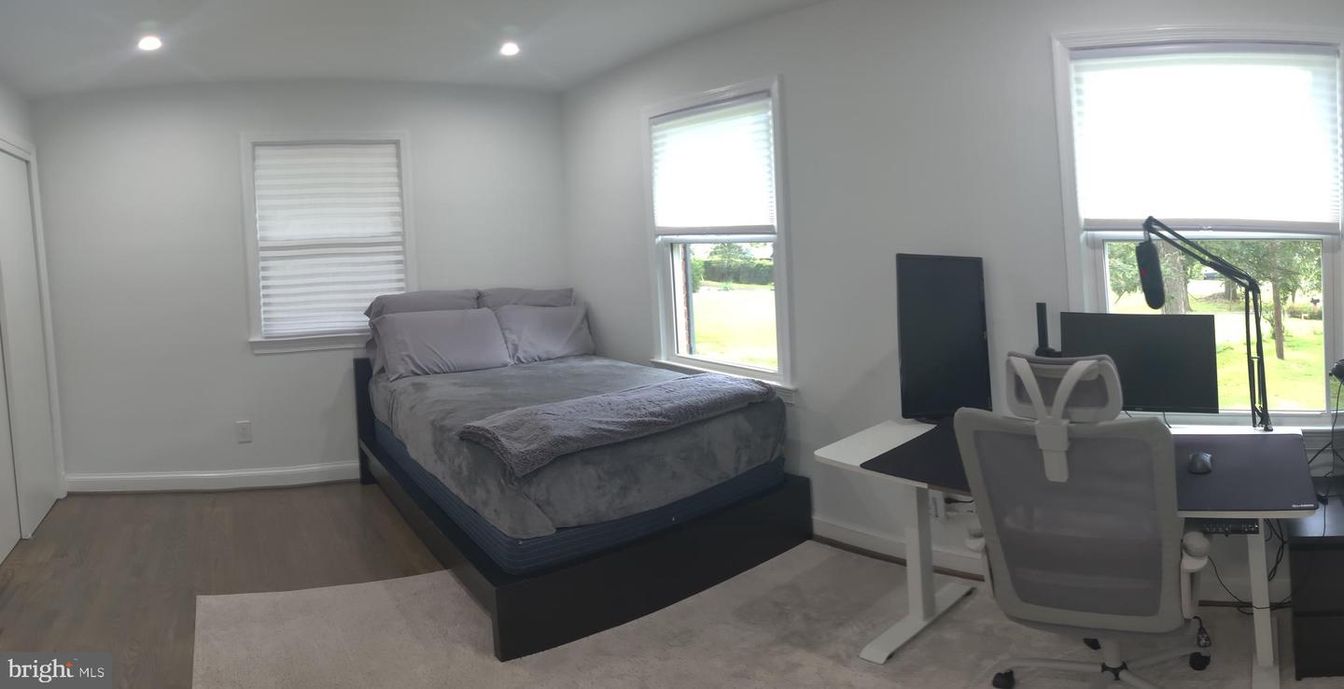Bedroom, Home Office, Interior, Recessed Lighting, Wood Texture Flooring