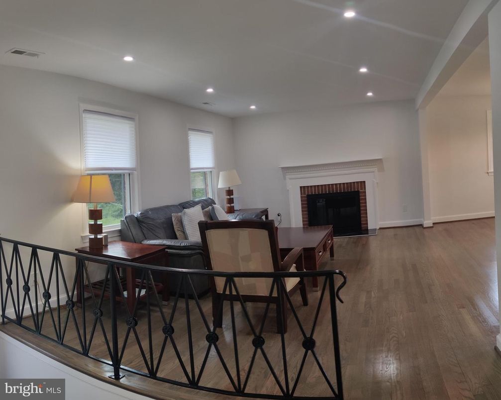 Dining room, Fireplace, Interior, Recessed Lighting, Wood Texture Flooring