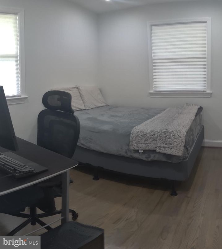Bedroom, Home Office, Interior, Recessed Lighting, Wood Texture Flooring
