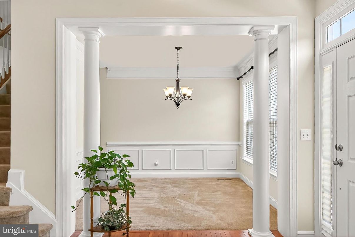 Chandelier, Interior