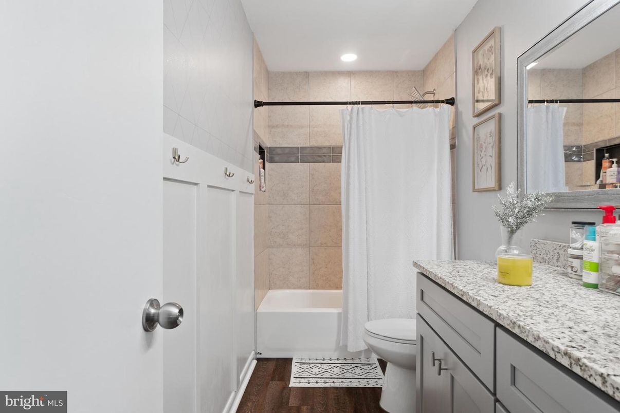 Bathroom, Interior, Recessed Lighting, Wood Texture Flooring