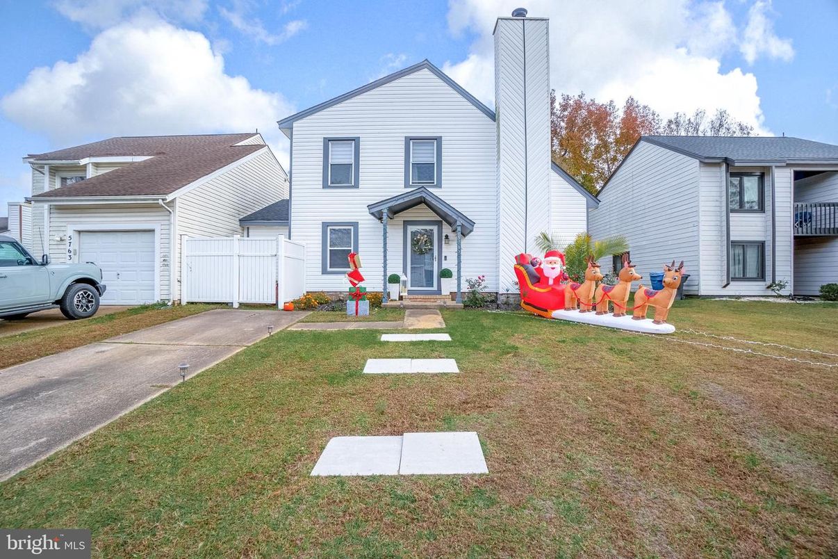 Attached, Backyard, Exterior, Facade, Farmhouse