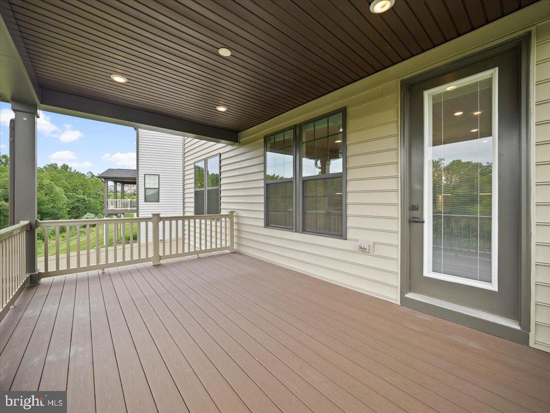 Exterior, Wood Texture Flooring