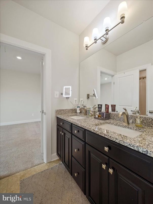 Bathroom, Dual Sink Vanities, Interior, Recessed Lighting
