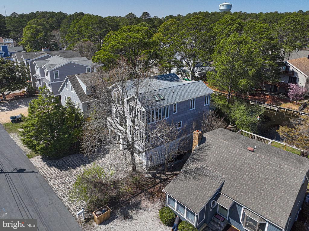 Exterior, Drone