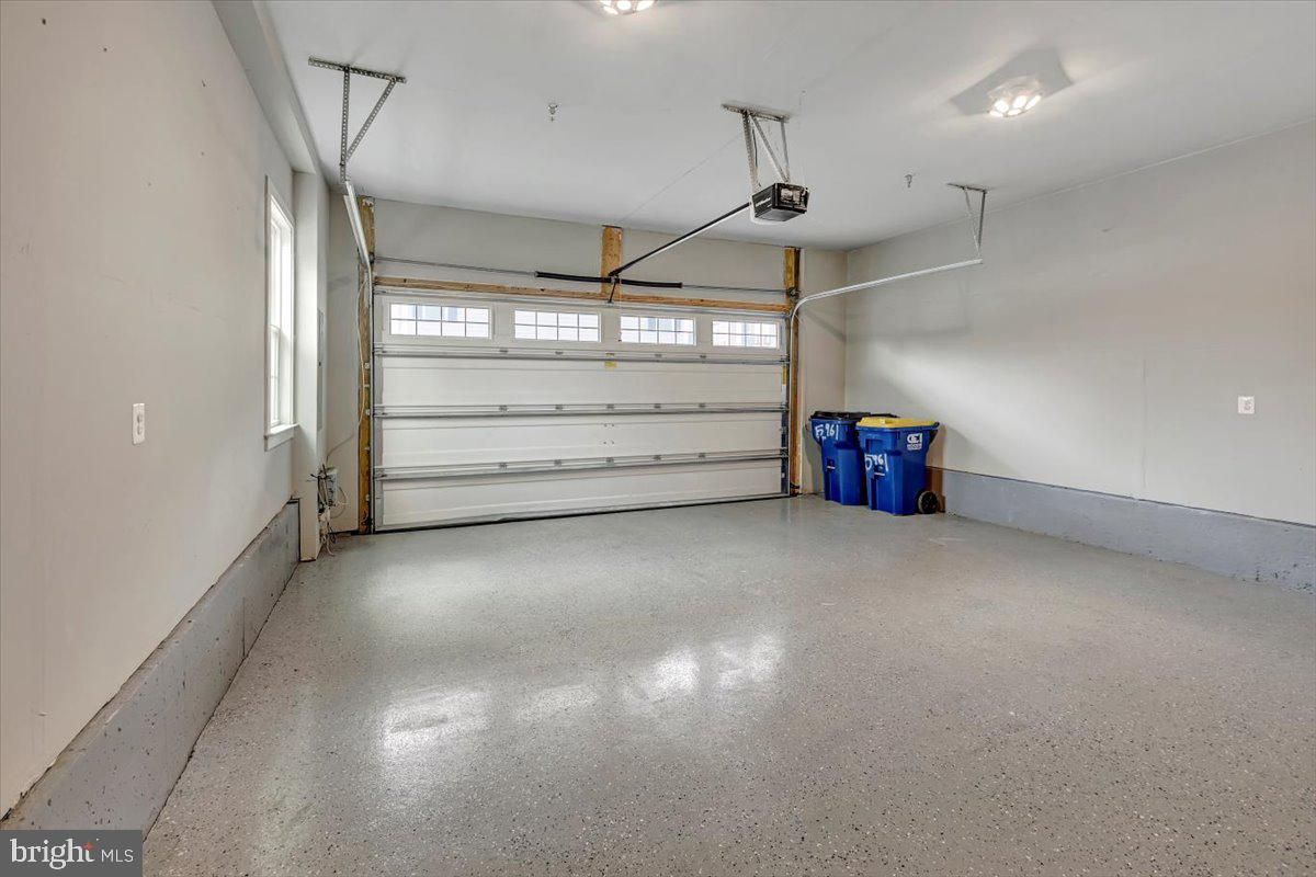 Garage, Interior