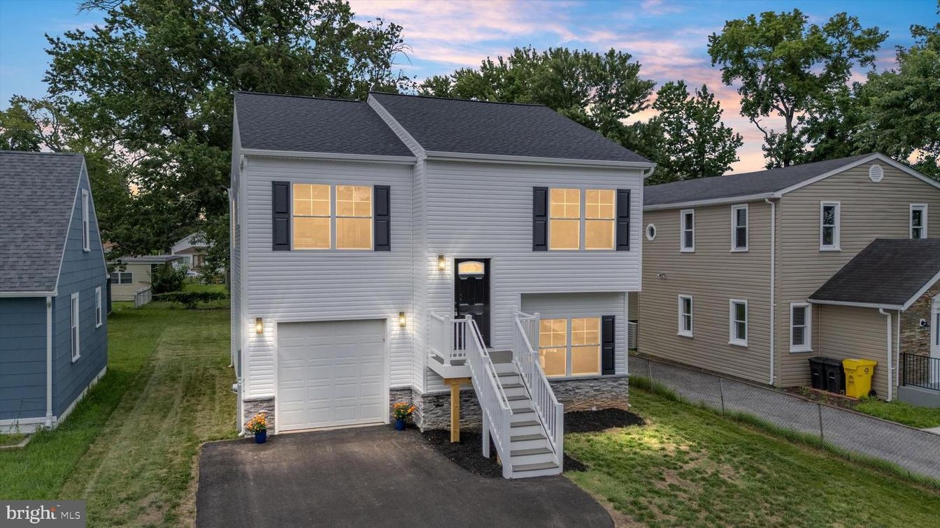Attached, Backyard, Exterior, Facade, Raised Ranch