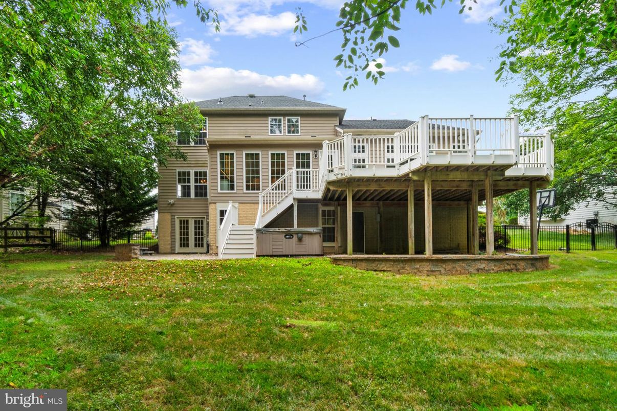 Backyard, Exterior, Hot Tub