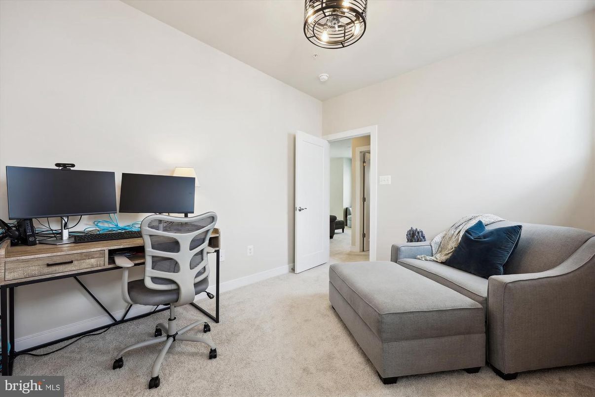 Home Office, Interior