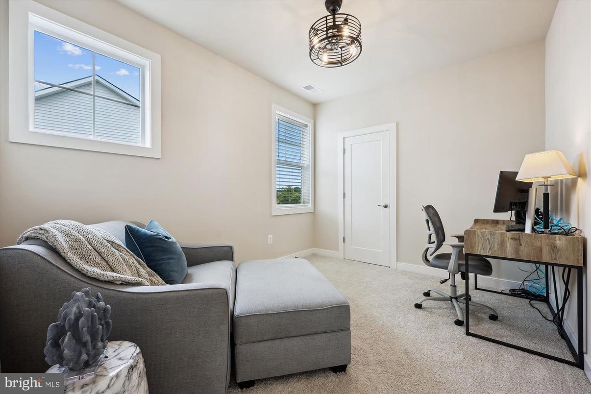 Home Office, Interior