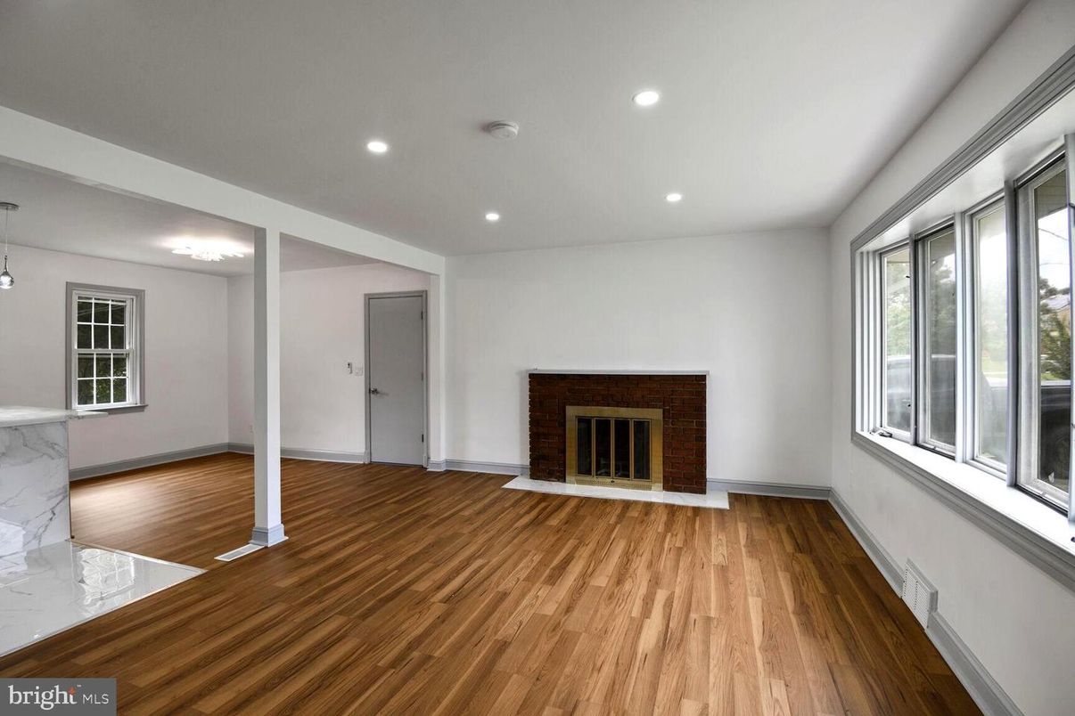 Empty room, Fireplace, Interior, Recessed Lighting, Wood Texture Flooring