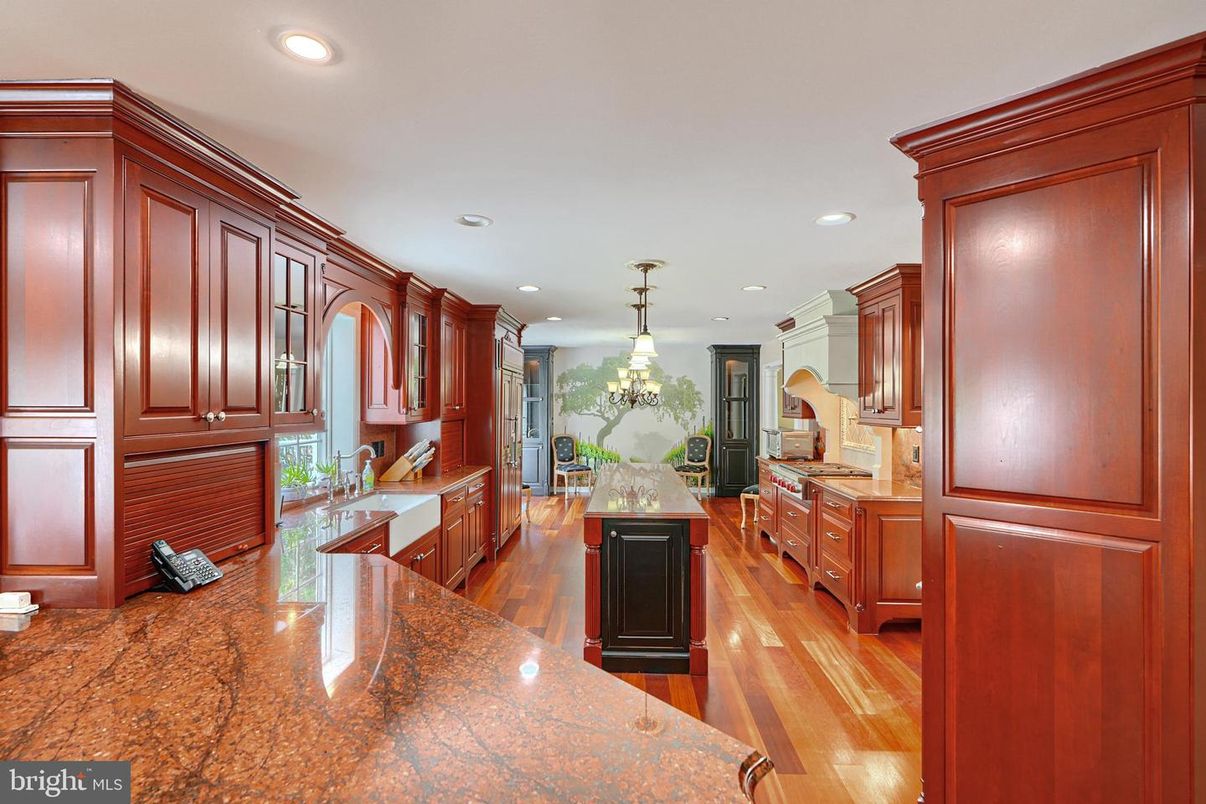 Chandelier, Interior, Kitchen, Recessed Lighting, Wood Texture Flooring