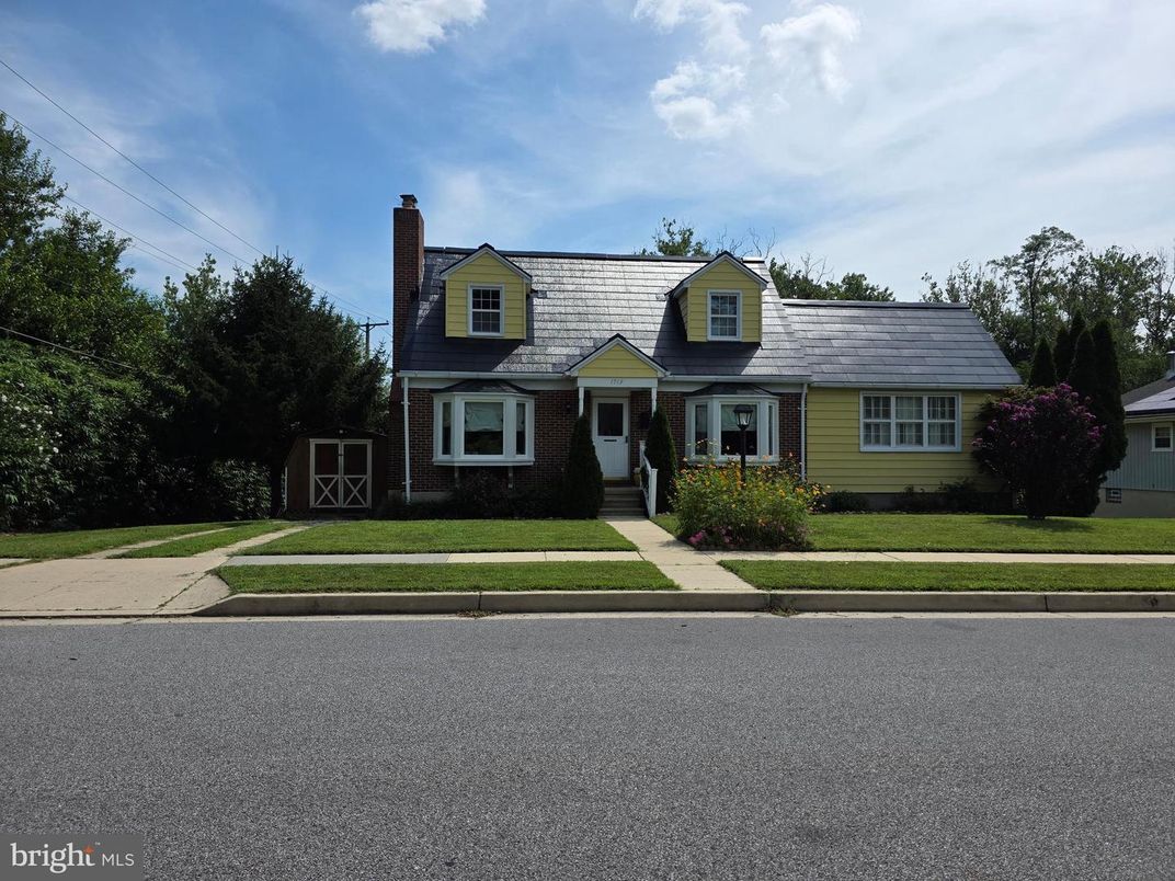 Exterior, Facade, Cape Cod