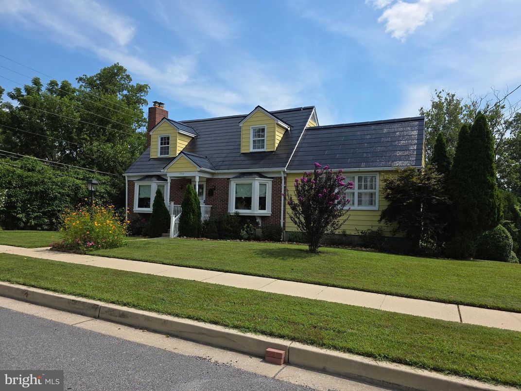 Attached, Exterior, Facade, Brick Facade, Cape Cod