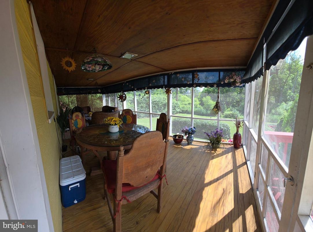 Dining room, Interior, Sun Room, Wooden Ceilings, Wood Texture Flooring