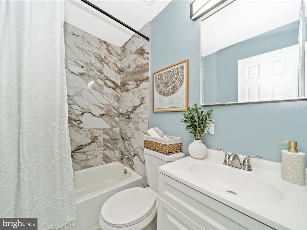 Bathroom, Interior, Marble Walls