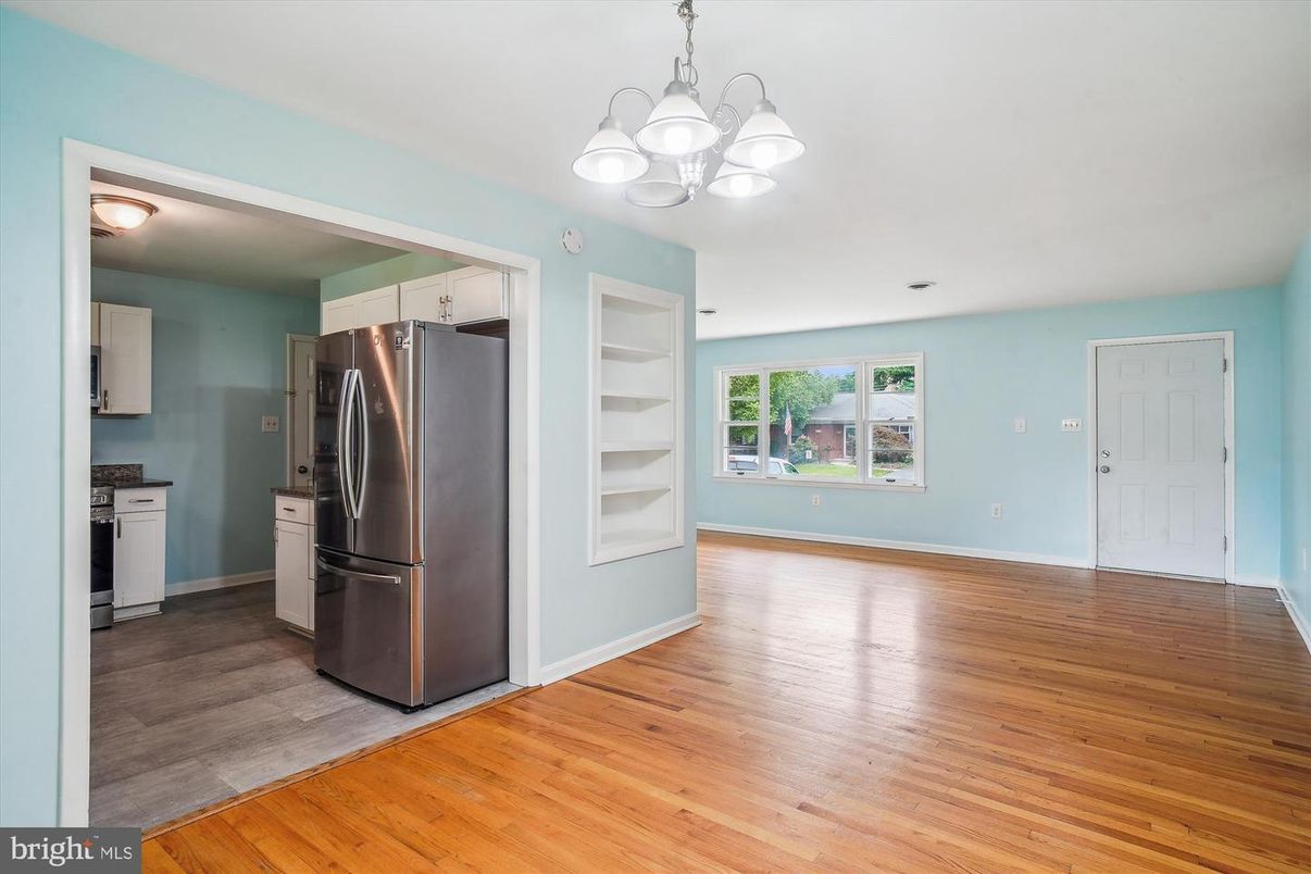 Chandelier, Empty room, Interior, Kitchen, Stainless Steel Appliances, Wood Texture Flooring