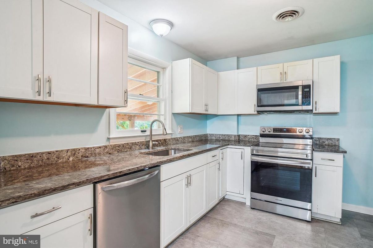 Interior, Kitchen, Stainless Steel Appliances