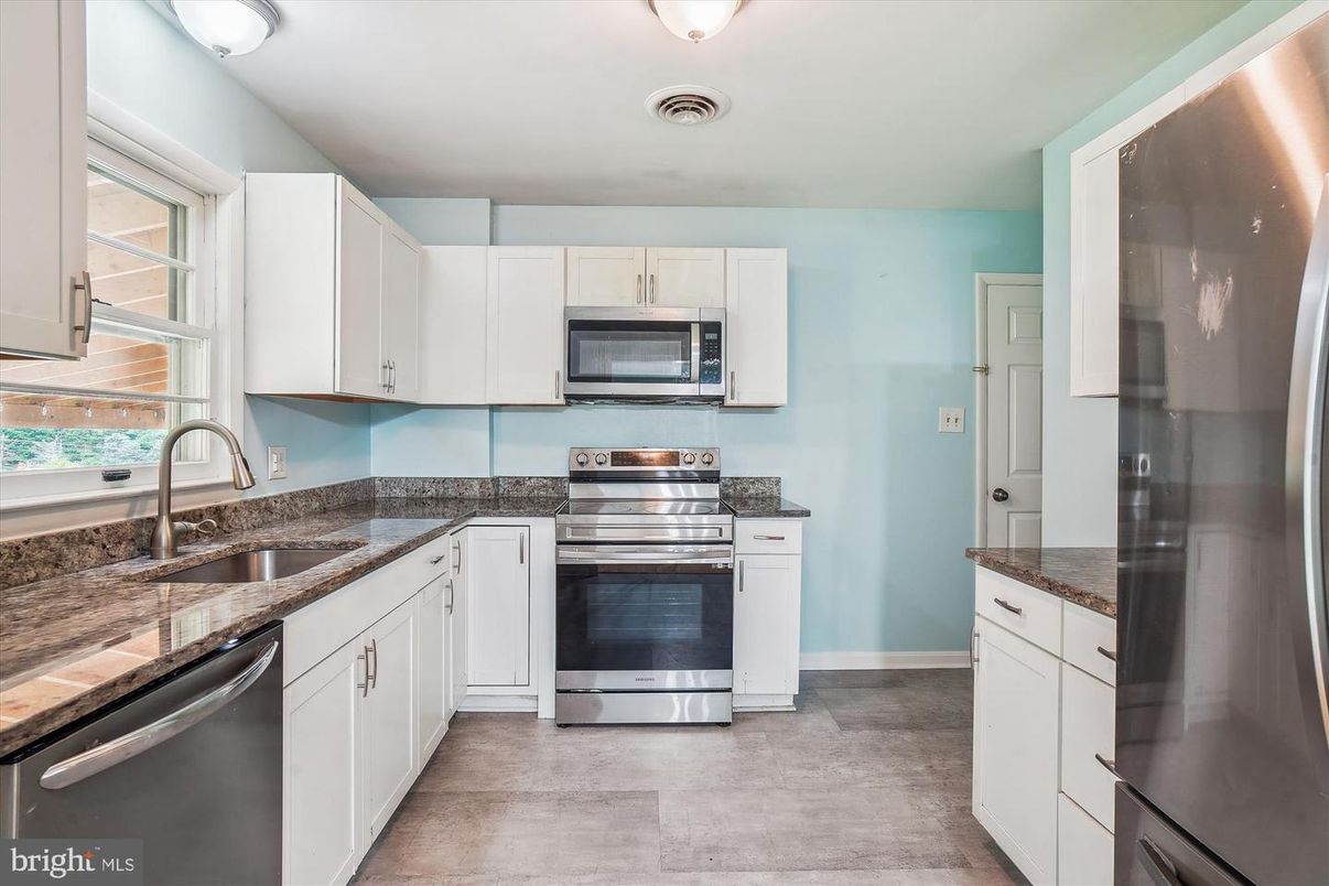 Interior, Kitchen, Stainless Steel Appliances