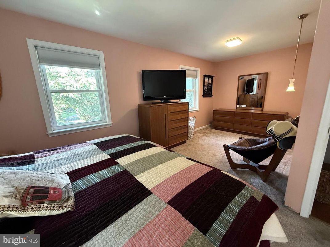 Bedroom, Interior, Pendant Lights
