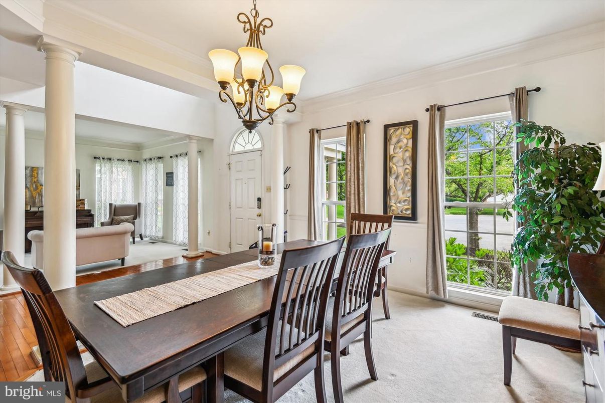 Chandelier, Dining room, Interior