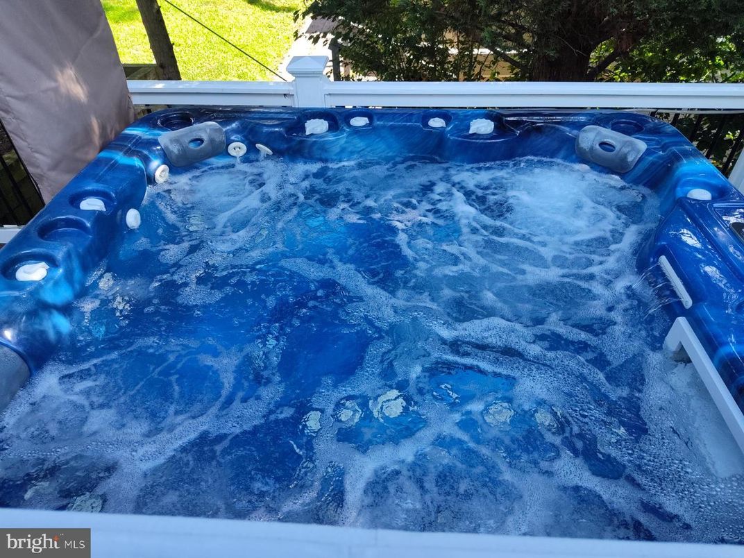 Exterior, Hot Tub