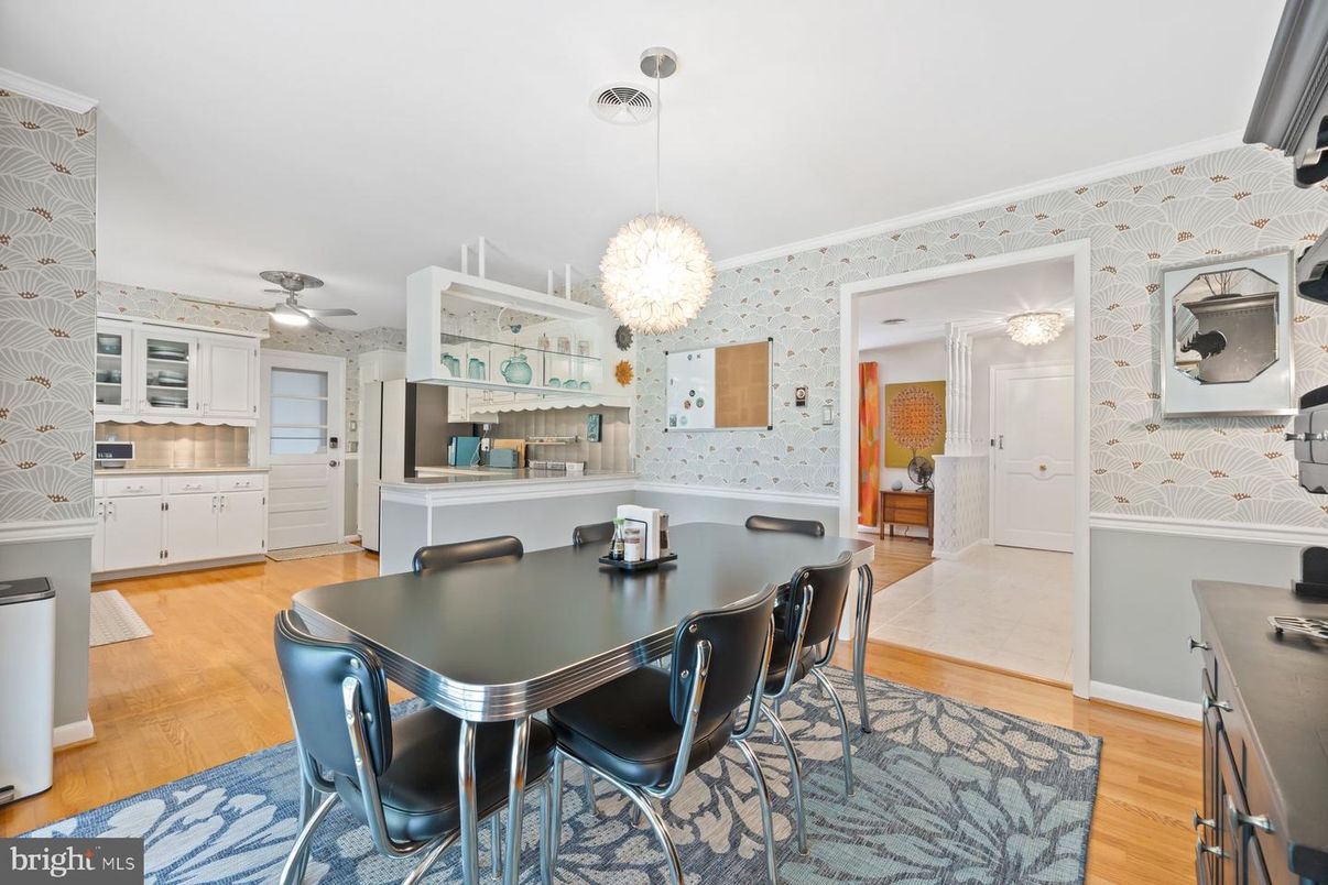Chandelier, Dining room, Interior, Kitchen, Pendant Lights, Wood Texture Flooring