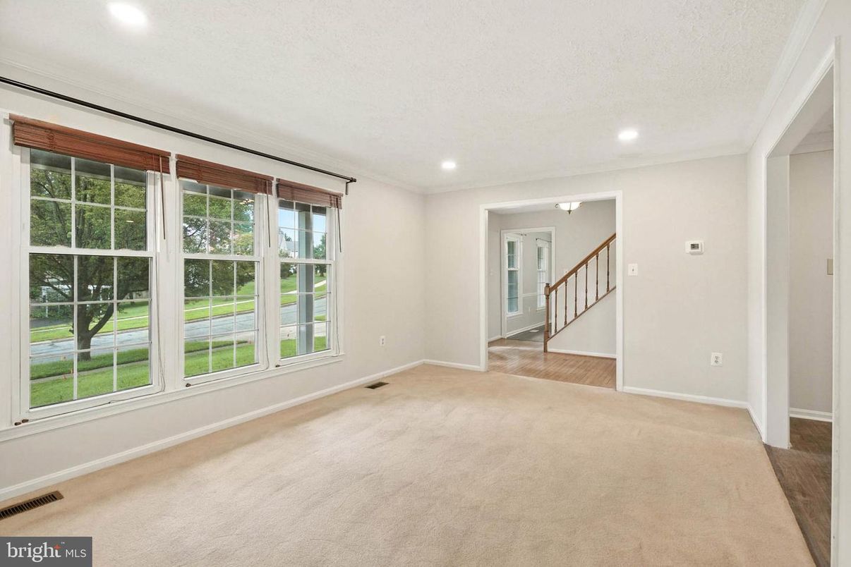 Empty room, Interior, Recessed Lighting