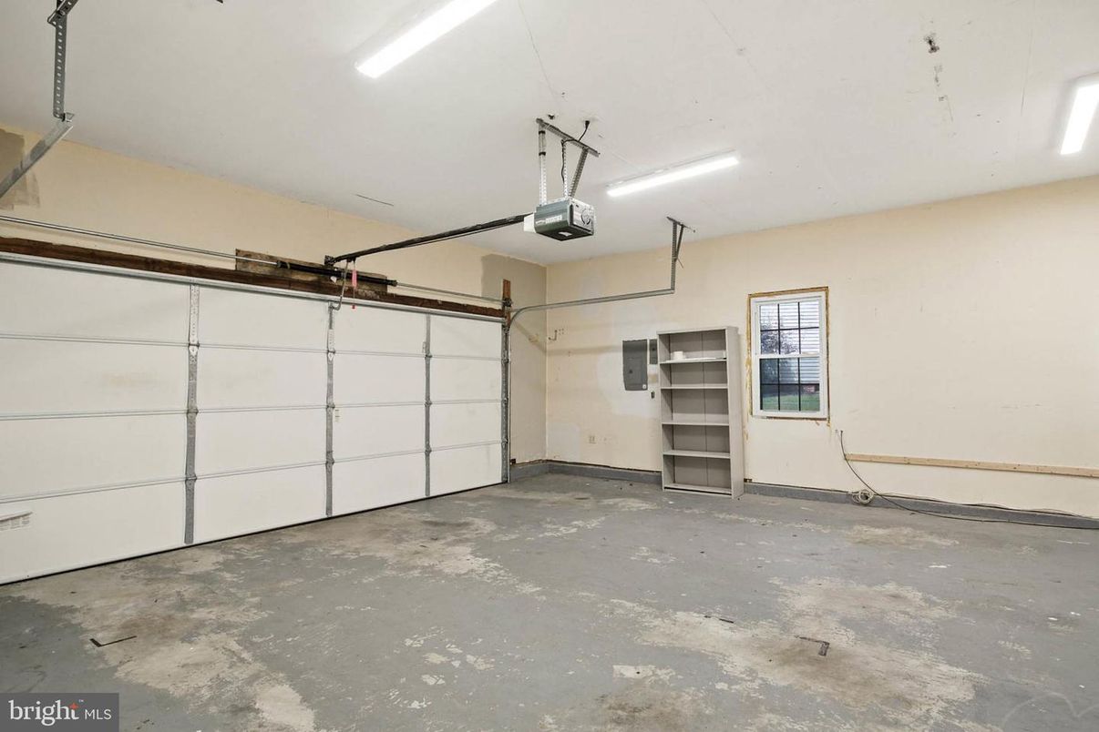 Garage, Interior, Recessed Lighting