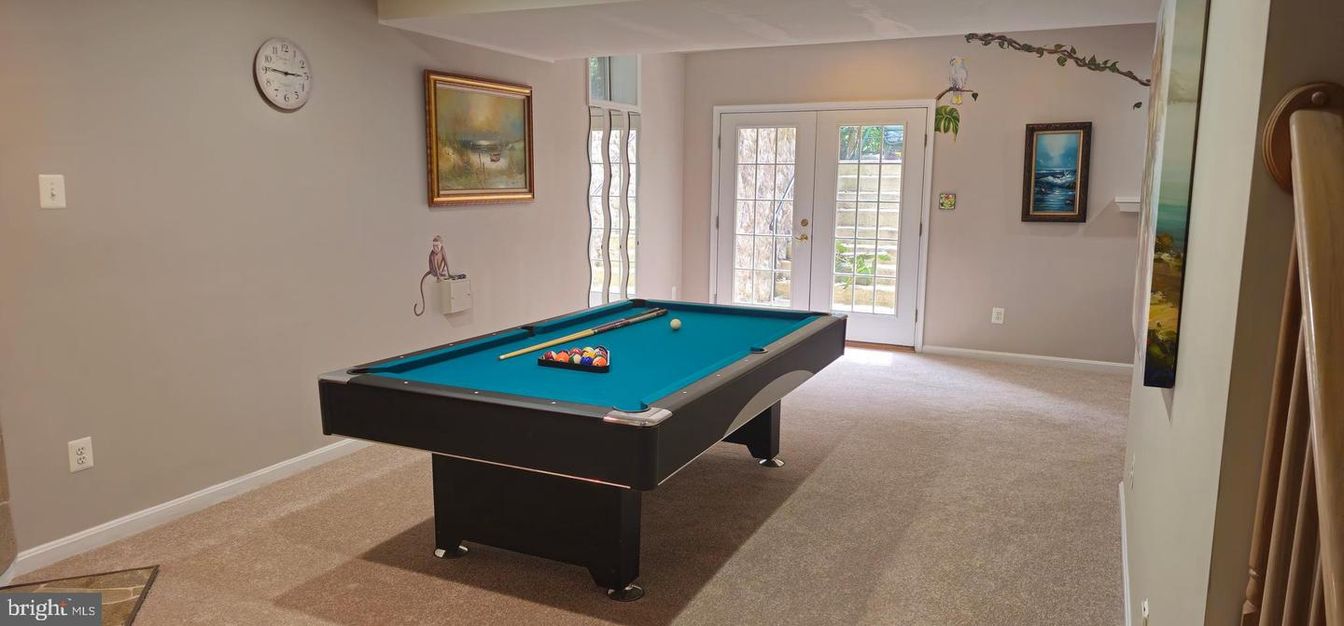 Billiard Table, Game Room, Interior