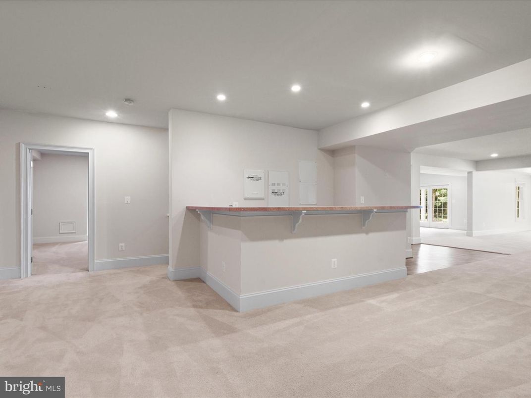 Empty room, Interior, Recessed Lighting