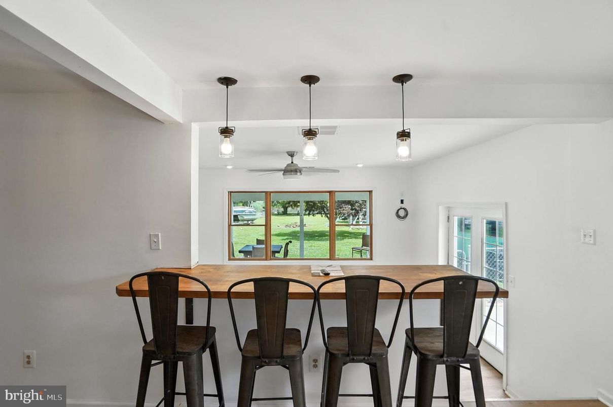 Interior, Pendant Lights, Wood Texture Flooring