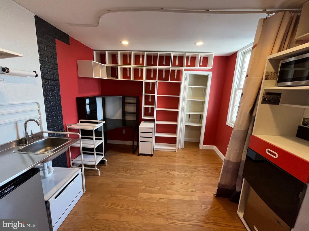 Interior, Recessed Lighting, Walk-in Closets, Wood Texture Flooring