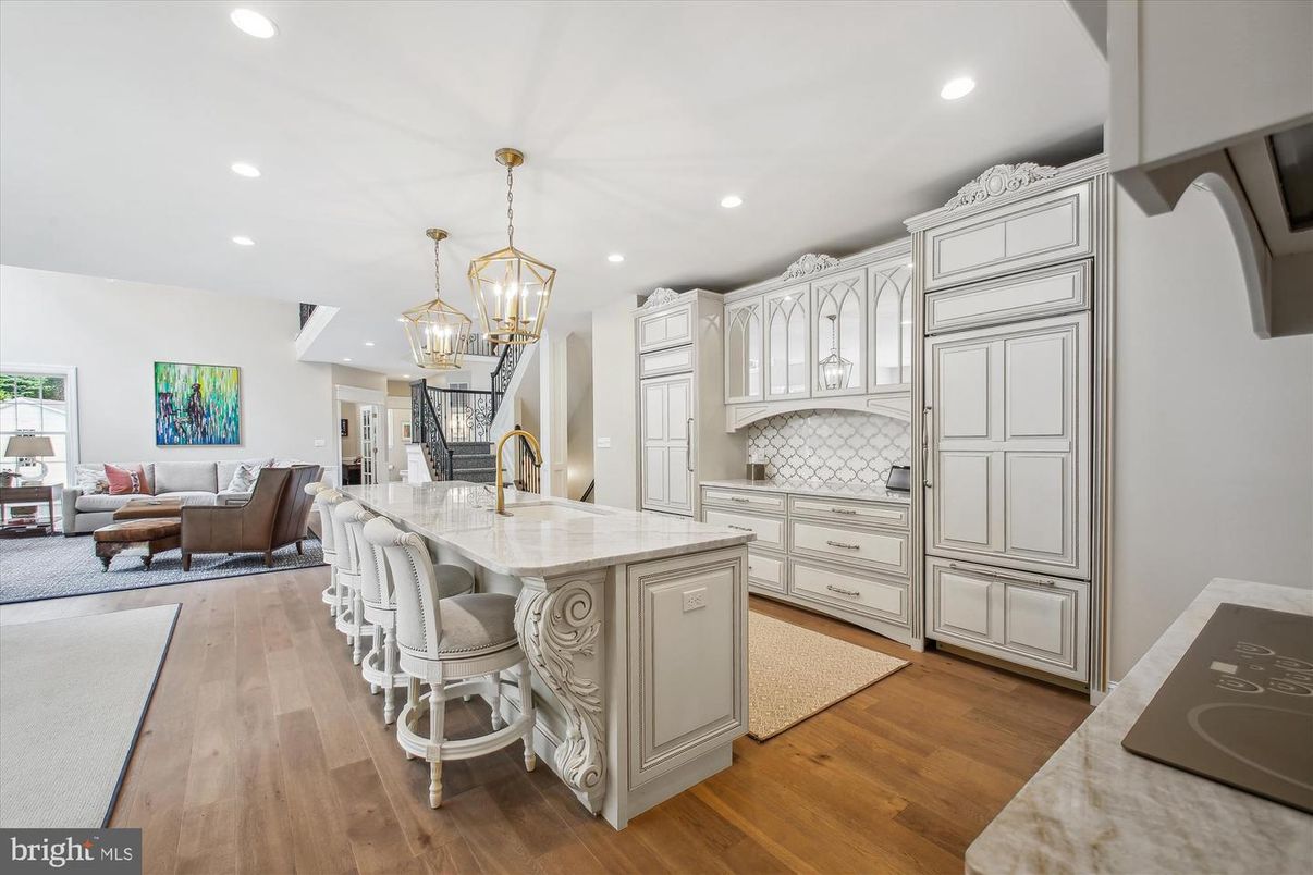 Interior, Kitchen, Living room, Pendant Lights, Recessed Lighting, Wood Texture Flooring