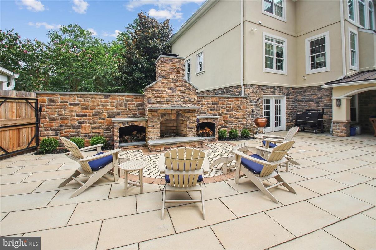 Exterior, Fireplace