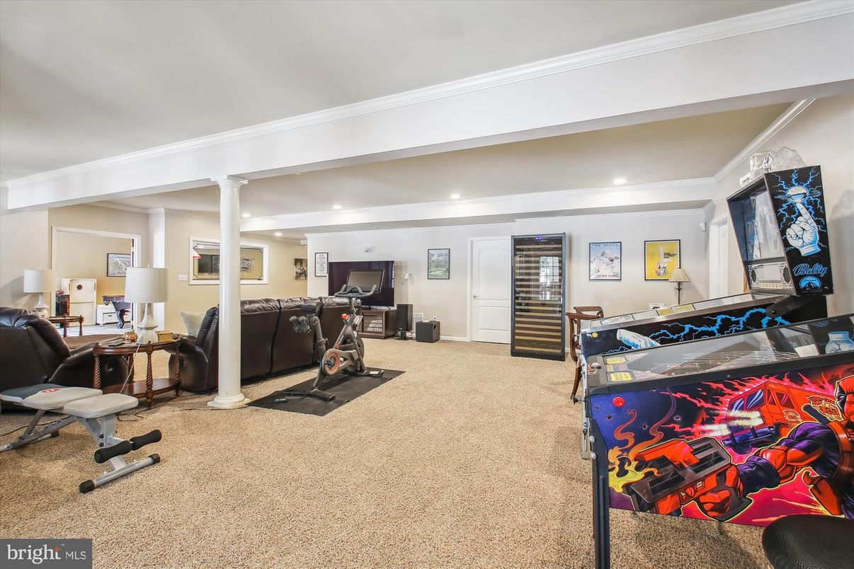 Fitness Equipment, Interior, Recessed Lighting