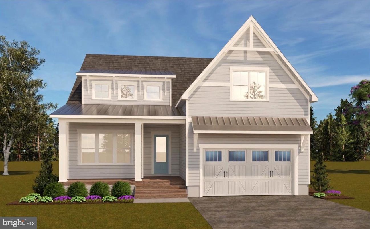 Attached, Exterior, Facade, Farmhouse