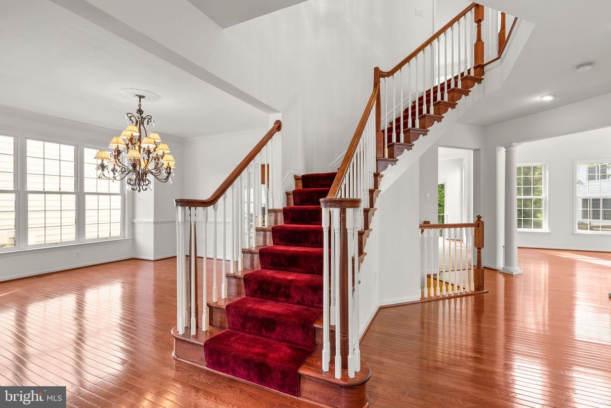 Chandelier, Interior, Recessed Lighting, Wood Texture Flooring