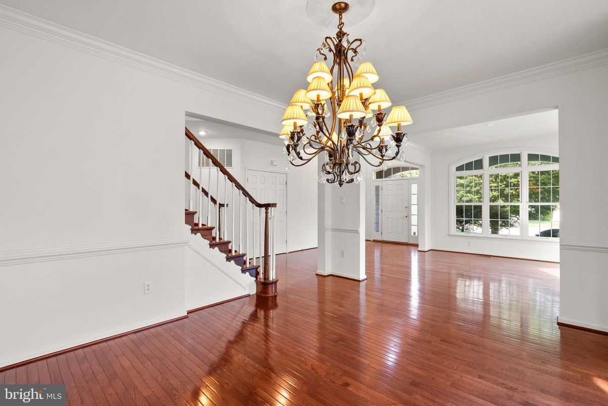Chandelier, Interior, Wood Texture Flooring