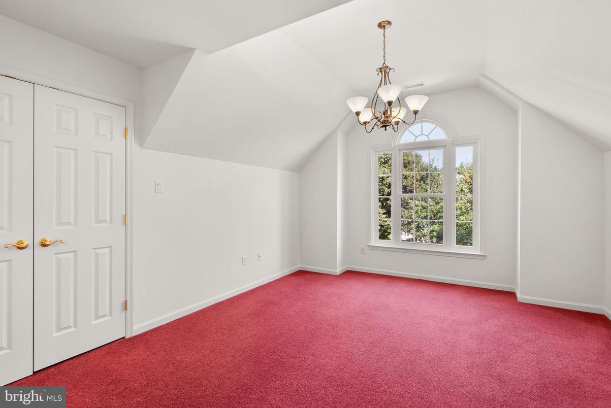 Chandelier, Empty room, Interior