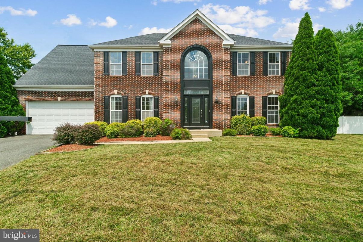 Attached, Exterior, Facade, Brick Facade, Brick Traditional
