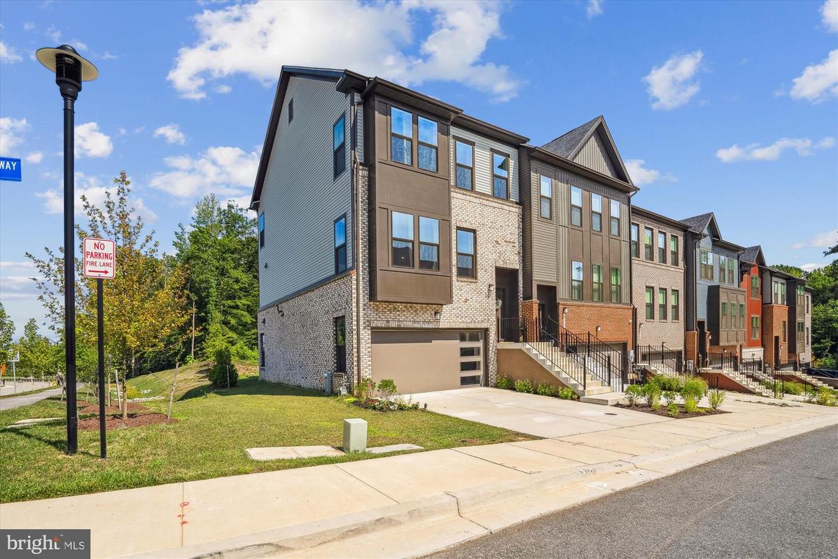 Attached, Exterior, Facade, Brick Facade, Rowhouse