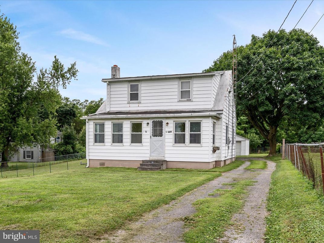 Exterior, Facade, Cape Cod