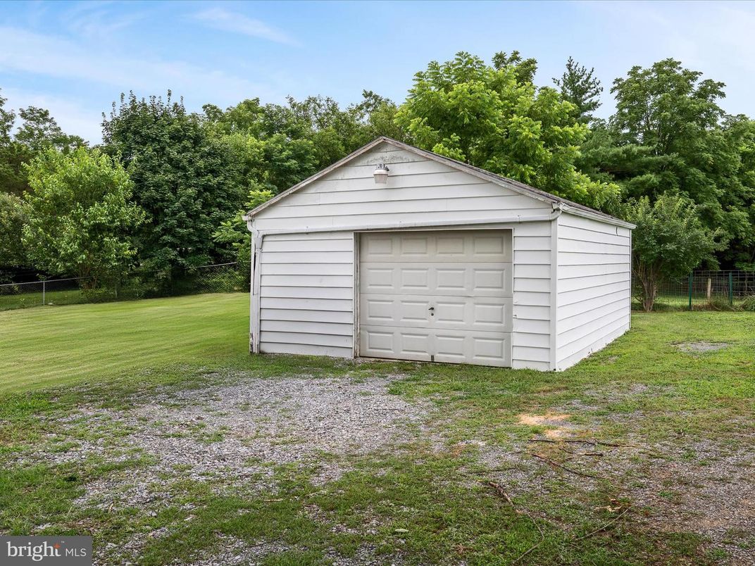 Backyard, Detached Garage, Exterior