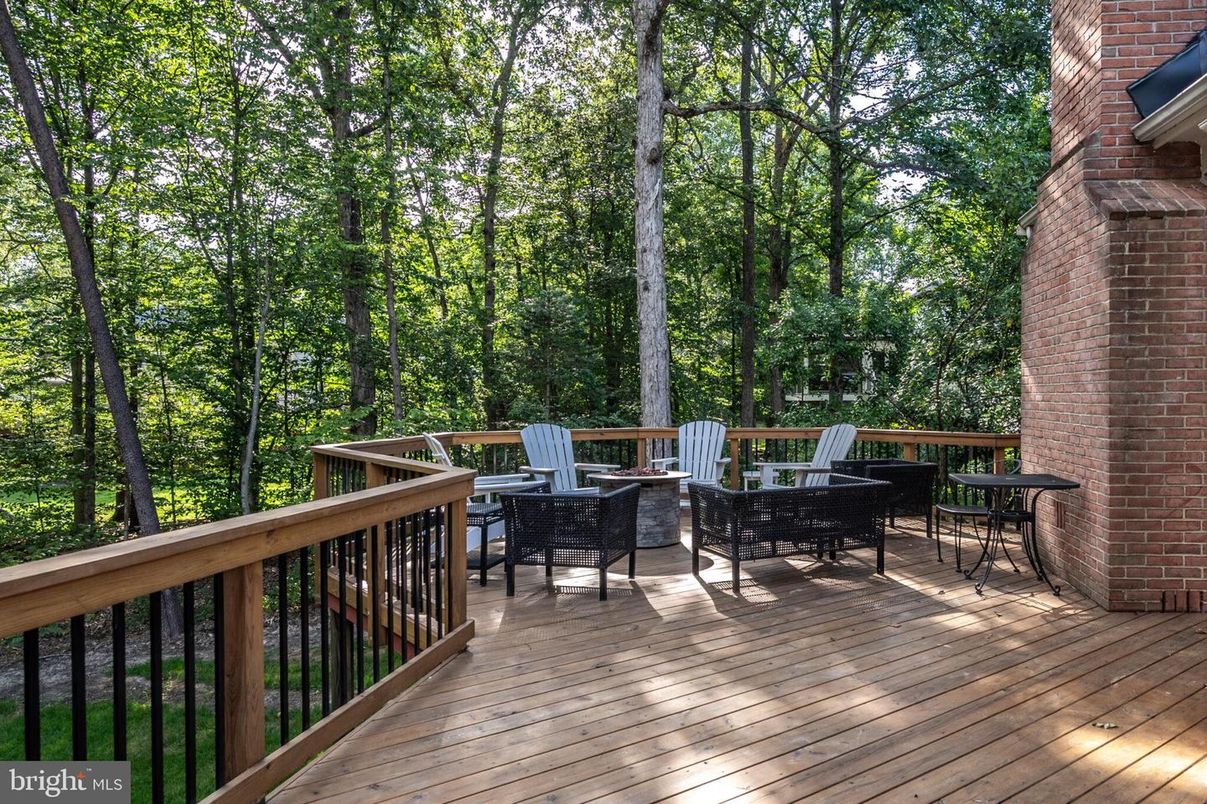 Exterior, Wood Texture Flooring